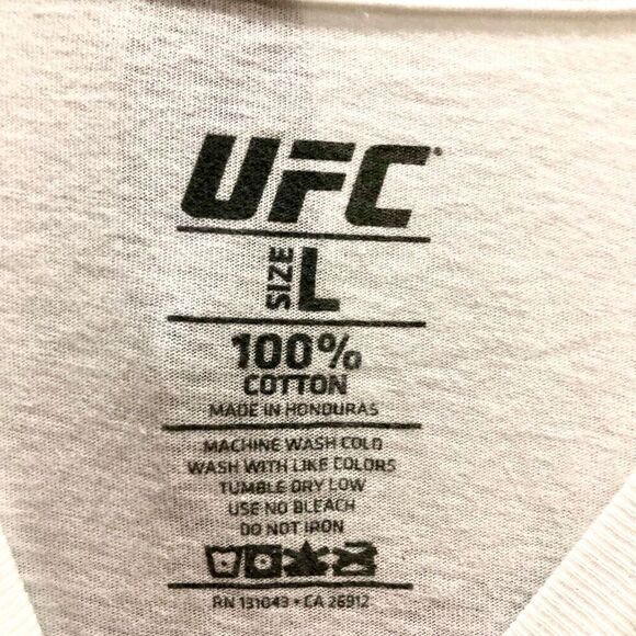 UFC - M Sz L - NWT Licensed Logo Long Sleeve Crewneck Tee w/Free UFC Tote - Picture 3 of 14